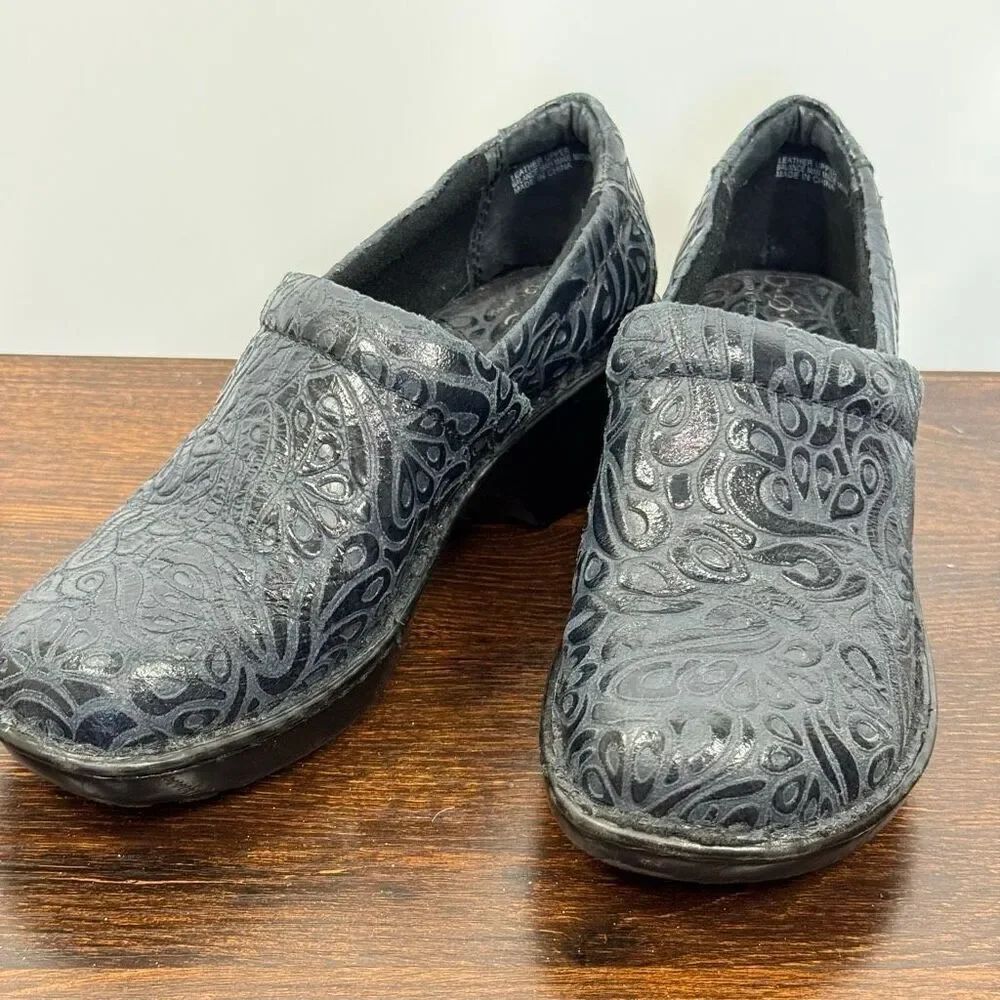 Born BOC blue print leather clog size 7 1/2